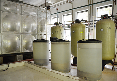 天津天津某大型药厂低氮节能改造项目水软化处理装置与不锈钢水箱.png